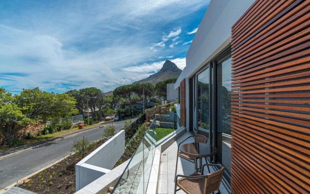 Casa Linea Villa in Camps Bay