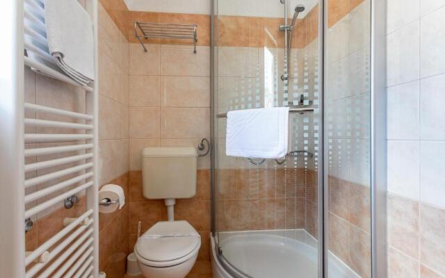 Apartments Jakic 1