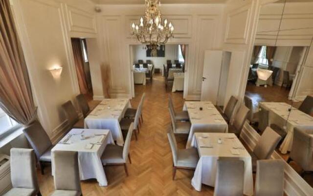 Padam Boutique Hotel & Restaurant