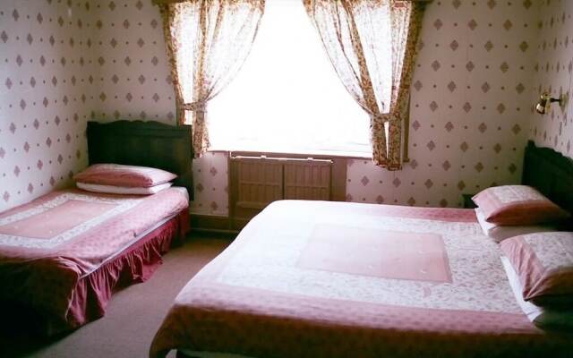 The Fox & Hounds Hotel