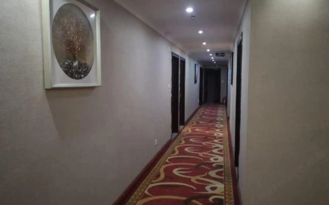 Yunfu Junlin Hotel