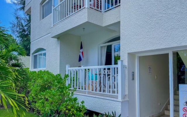 Cute Apartment Only Steps From the Beach