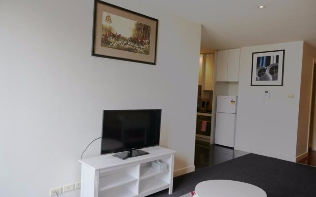 Plum Collins Street Serviced Apartments