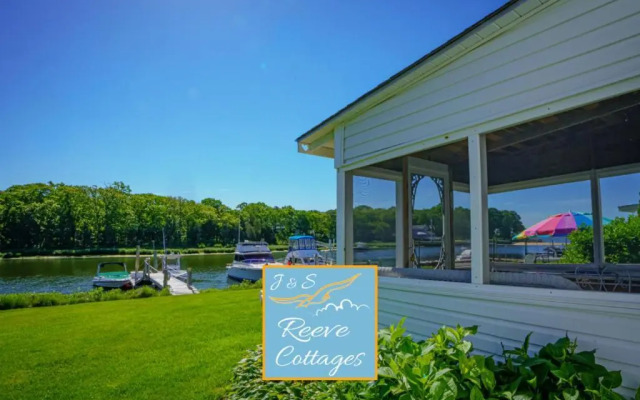 Premier Waterfront Cottage 2