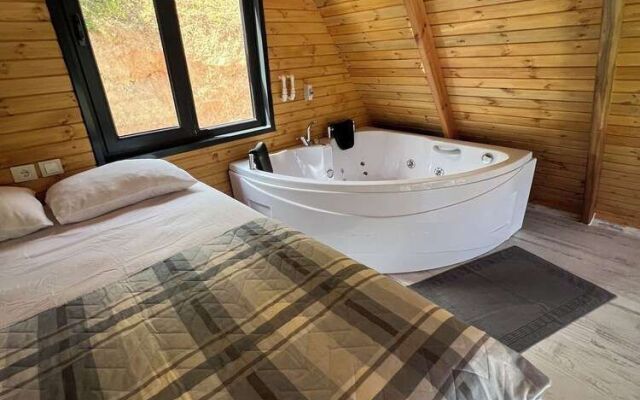Hidden Garden Bungalow