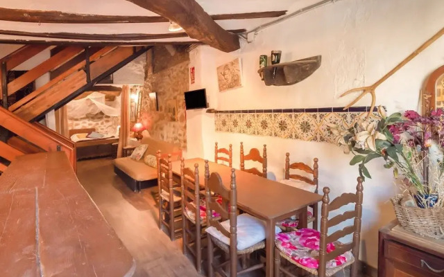 Rural Holiday Home in Tolva near near Mont Rebei Lake