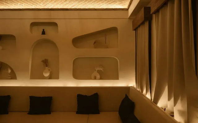 Enigmatic Hotel Experience