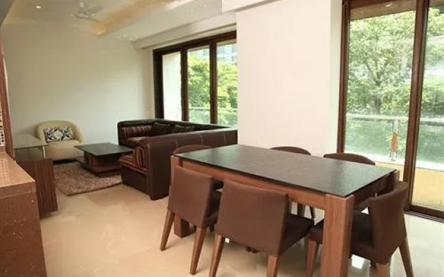 Laurent & Benon Suites - Santacruz East