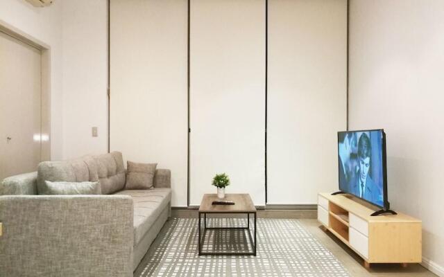Stylish Waterfront Apt in Rhodes
