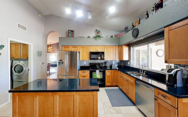 747 Phoenix - 4 Br Home