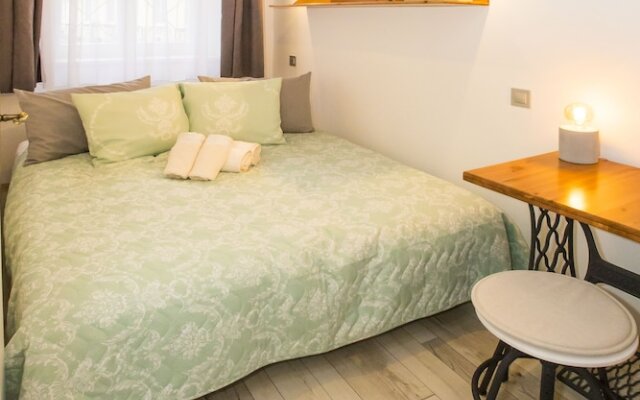 Wood and Light Apartment