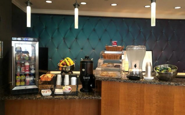 Hu. Hotel