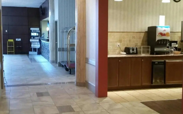 Travelodge by Wyndham Lloydminster