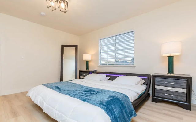 Elegant Pasadena Retreat Prime Comfort Awaits