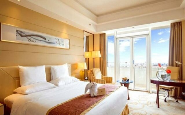 Golden Shining New Century Grand Hotel Beihai