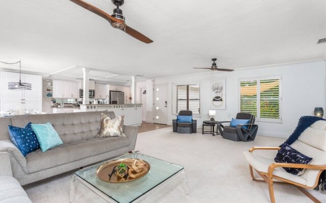 Lilac Mid-century Pool Home