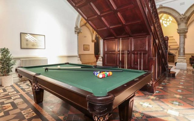 The Wilfred Suite Stone Cross Mansion