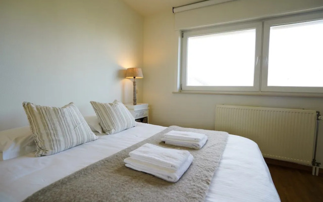 Spacious Apartment With Sea Views