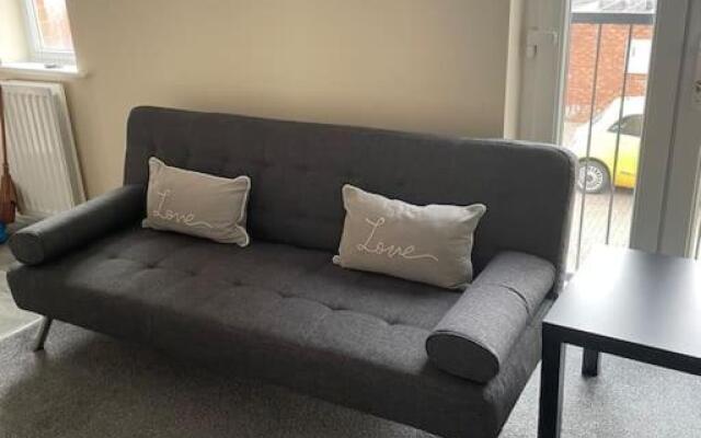 Lovely 1 bedroom studio apartment - Merthyr Tydfil