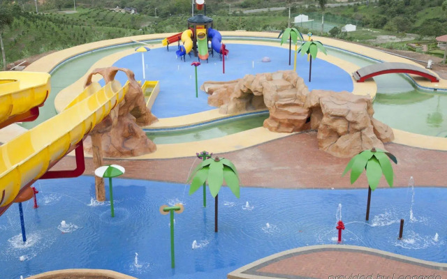 Hillary Nature Resort Spa