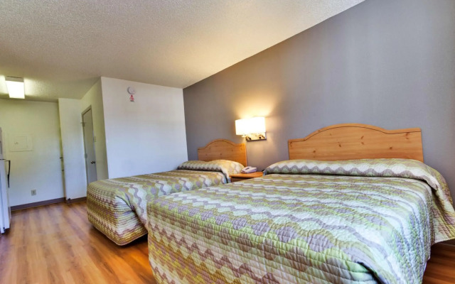 Studio 6 Dallas-Garland / Northeast