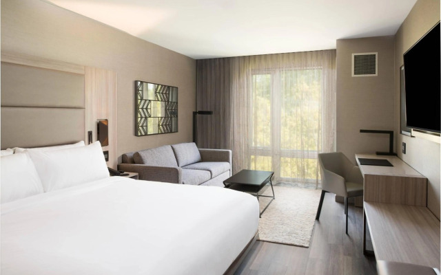 AC Hotel by Marriott Boston Cleveland Circle