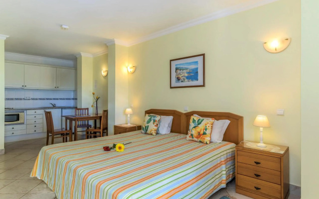 Canavial I & II Apartments