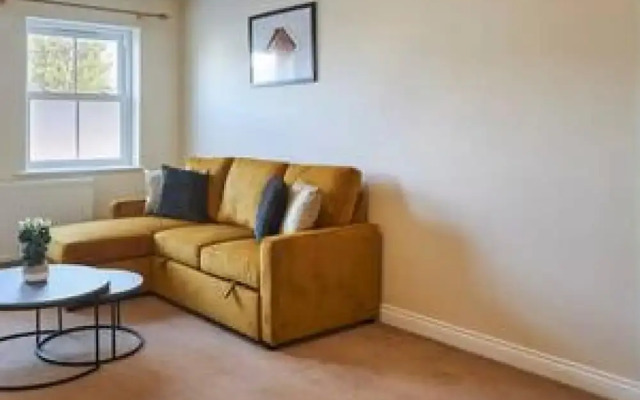 Host Stay Tibshelf House