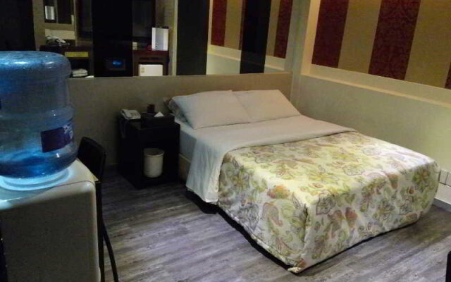 Film 37.2 Hotel