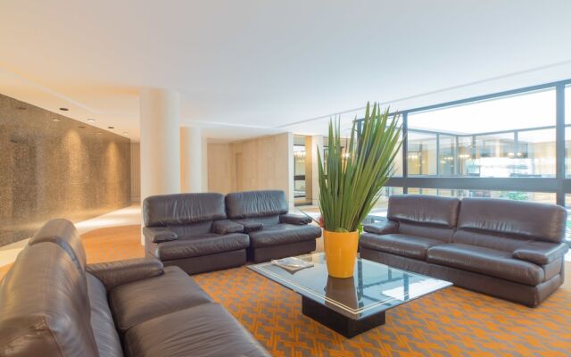 FOCH-CHAMPS ELYSEES Suites