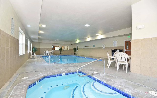 Best Western Plus Peppertree Inn At Omak