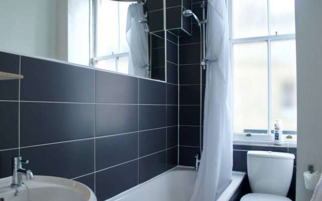 2 Bedroom Flat Near Edinburgh City Centre