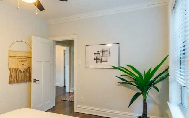 Best Deal 2BR Apt in Lakeview