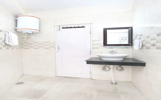 Oyo 11584 Home Modern Studio Apartment