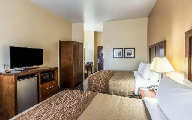 Comfort Inn and Suites North Aurora