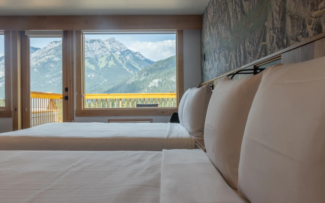 Hotel Canoe and Suites