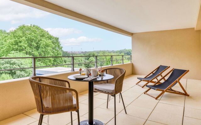 Zenitude Hotel la Valadière, an Ascend Collection Hotel