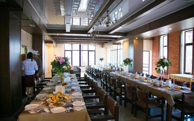 Kristall Hotel