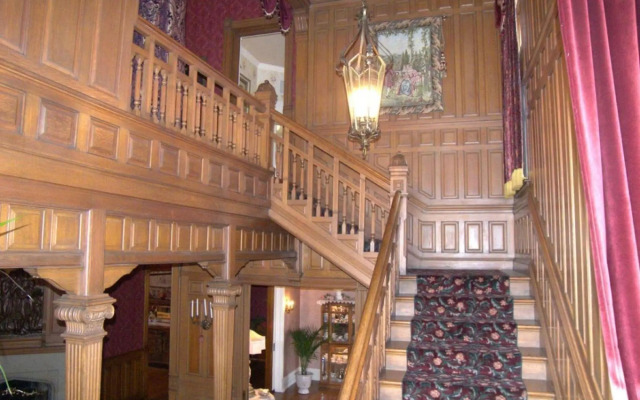 Alexander Mansion Bed and Breakfast