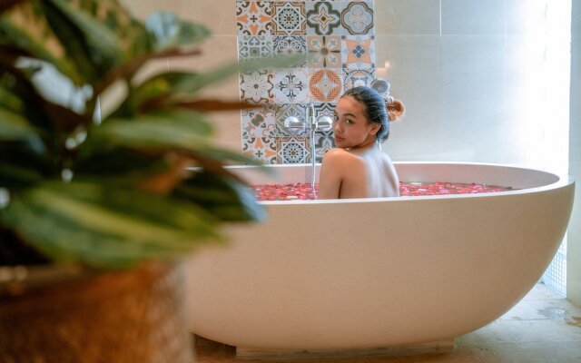 Kahayana Suites