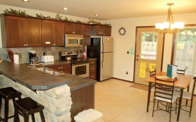 Mt Baker Lodging Cabin 89 - Sleeps 4