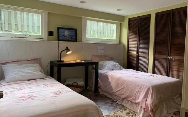 Private Suite 3 Bedrooms&Living near U-District