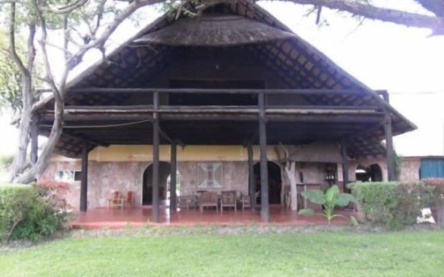 Ganda Lodge