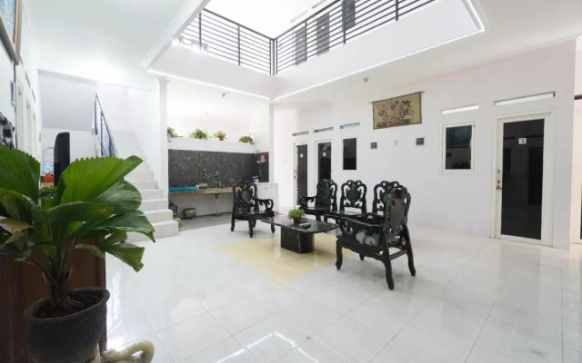 OYO 1941 Aaa Residence Syariah