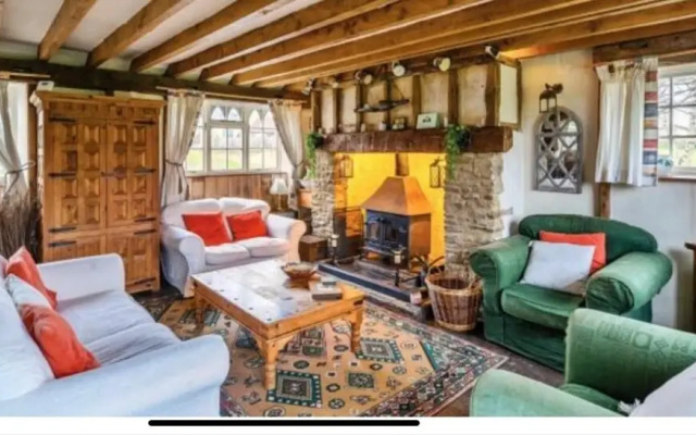 Tranquil Cottage Retreat in Bath