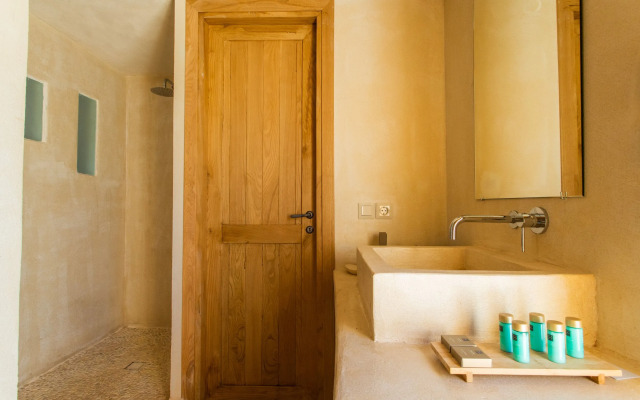 Meli Suites
