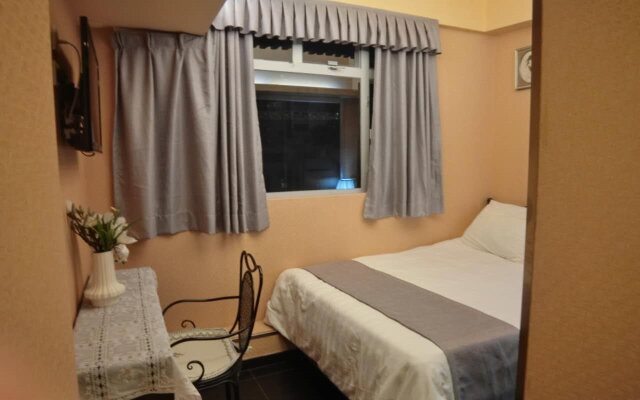 Bloomy Hotel