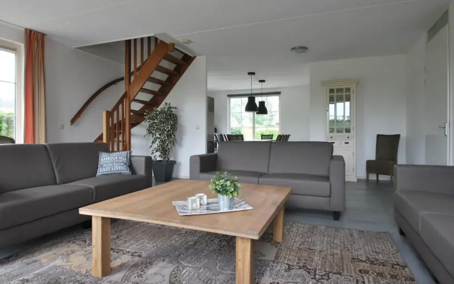 Villa With Whirlpool and Sauna in Makkum