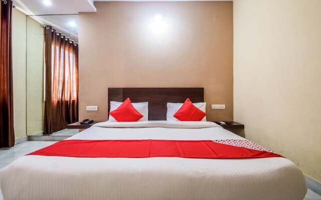 OYO 19032 Hotel Ambay Palace