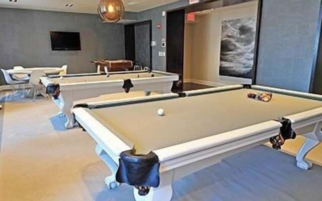 Premier Furnished Apt at Grove Pointe